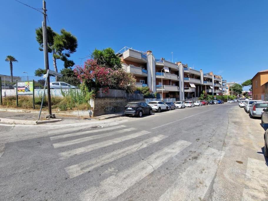 Terrazza A Nettuno E Chiesa Giubilare Santa Maria Goretti Exterior foto
